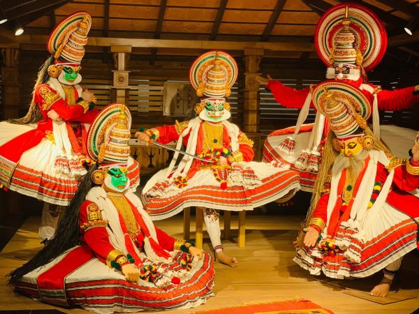 Kerala Tour Package from Kolkata – Munnar Alleppey Thekkady